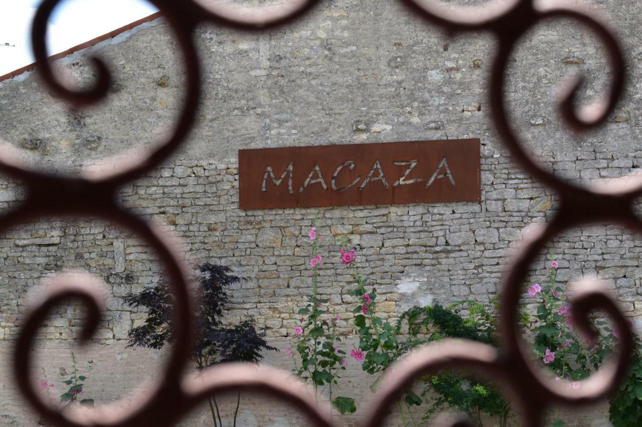 Macaza Maisons De Vacances Thaire Exterior photo